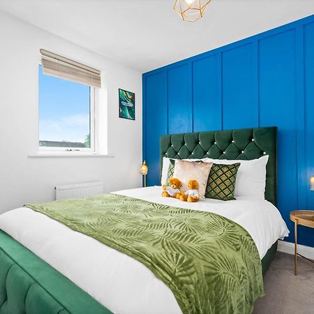Lavish 3 Bedroom House With Ensuite And Parking By Azura Nights Birmingham Bagian luar foto