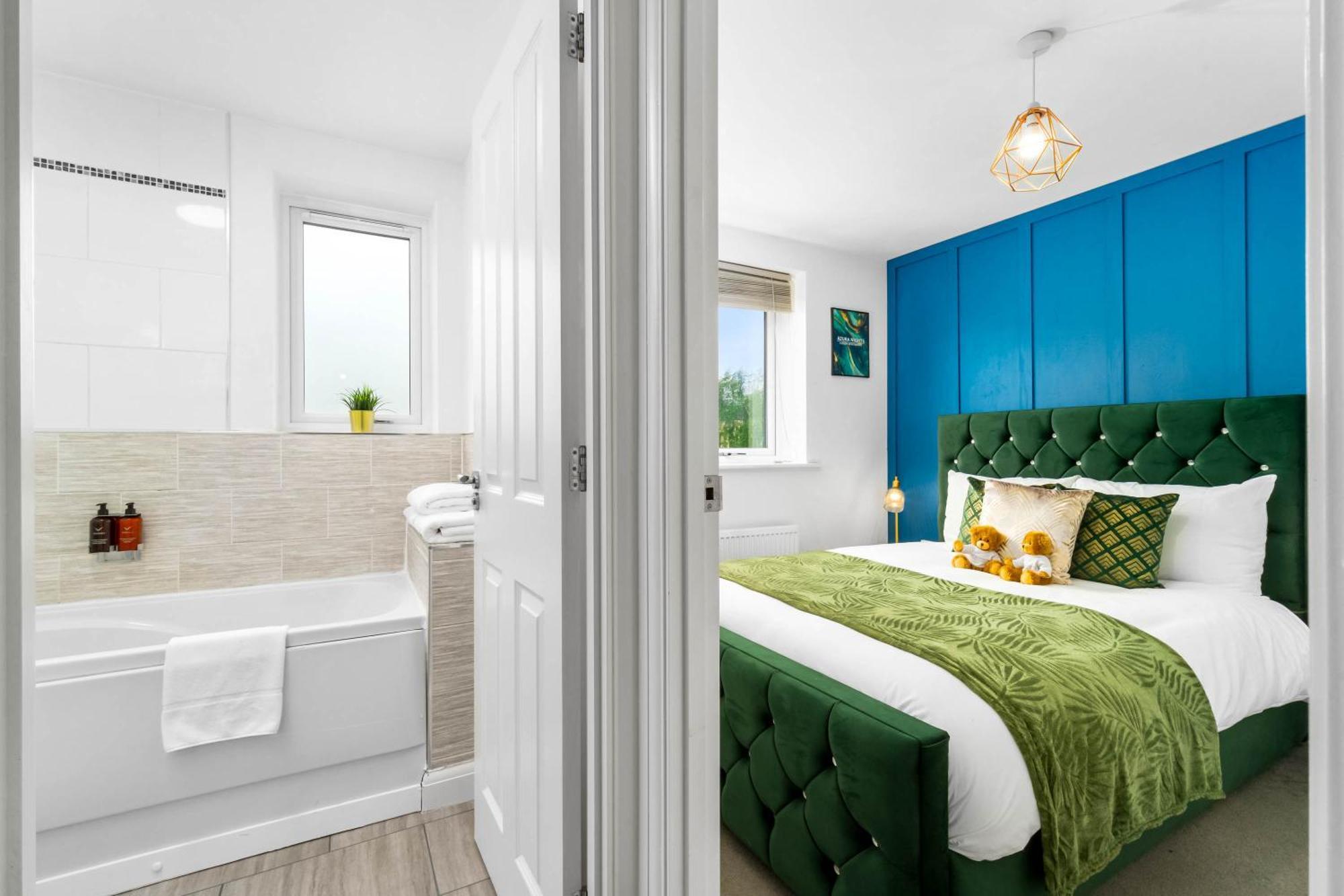 Lavish 3 Bedroom House With Ensuite And Parking By Azura Nights Birmingham Bagian luar foto