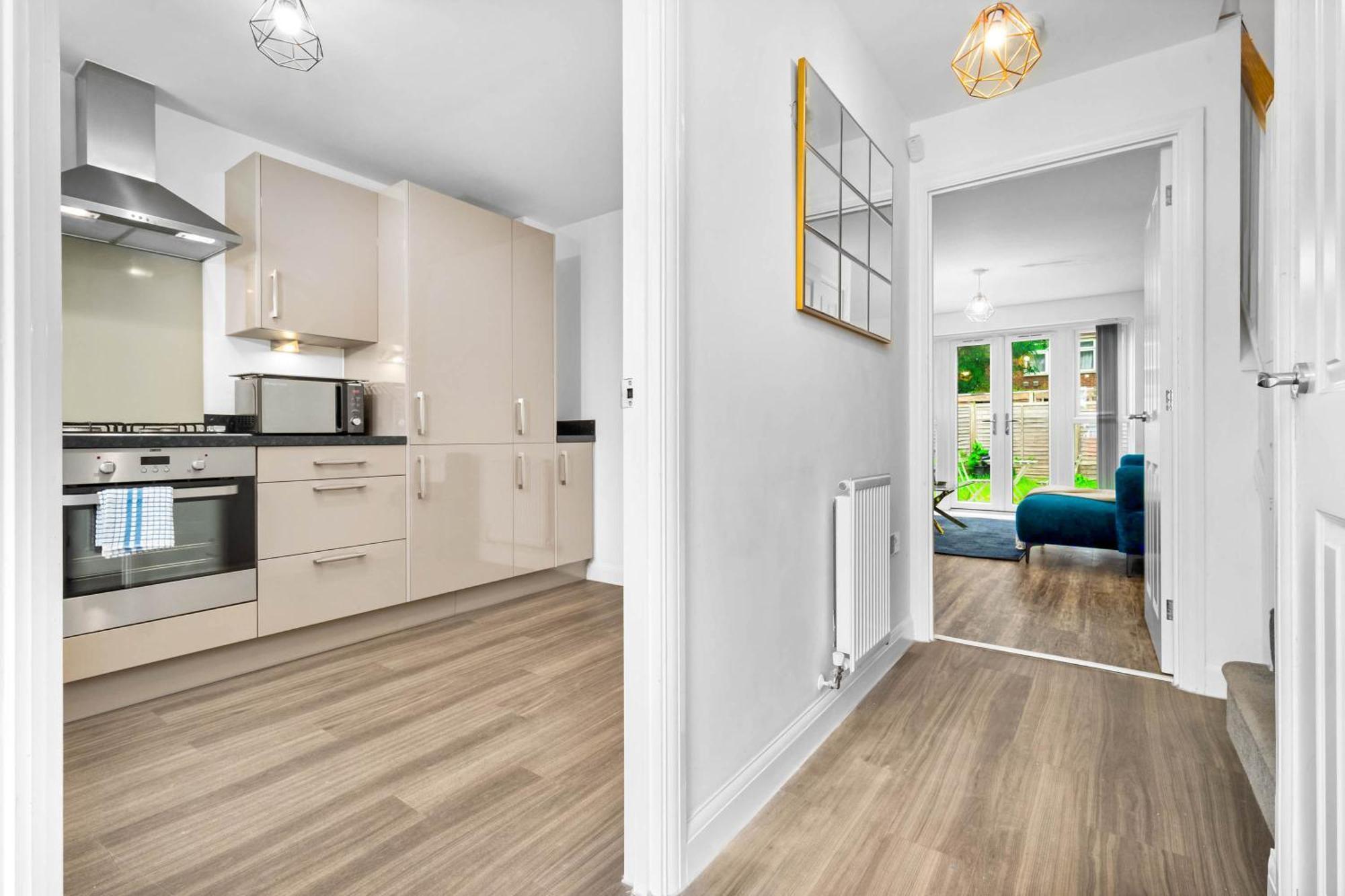 Lavish 3 Bedroom House With Ensuite And Parking By Azura Nights Birmingham Bagian luar foto