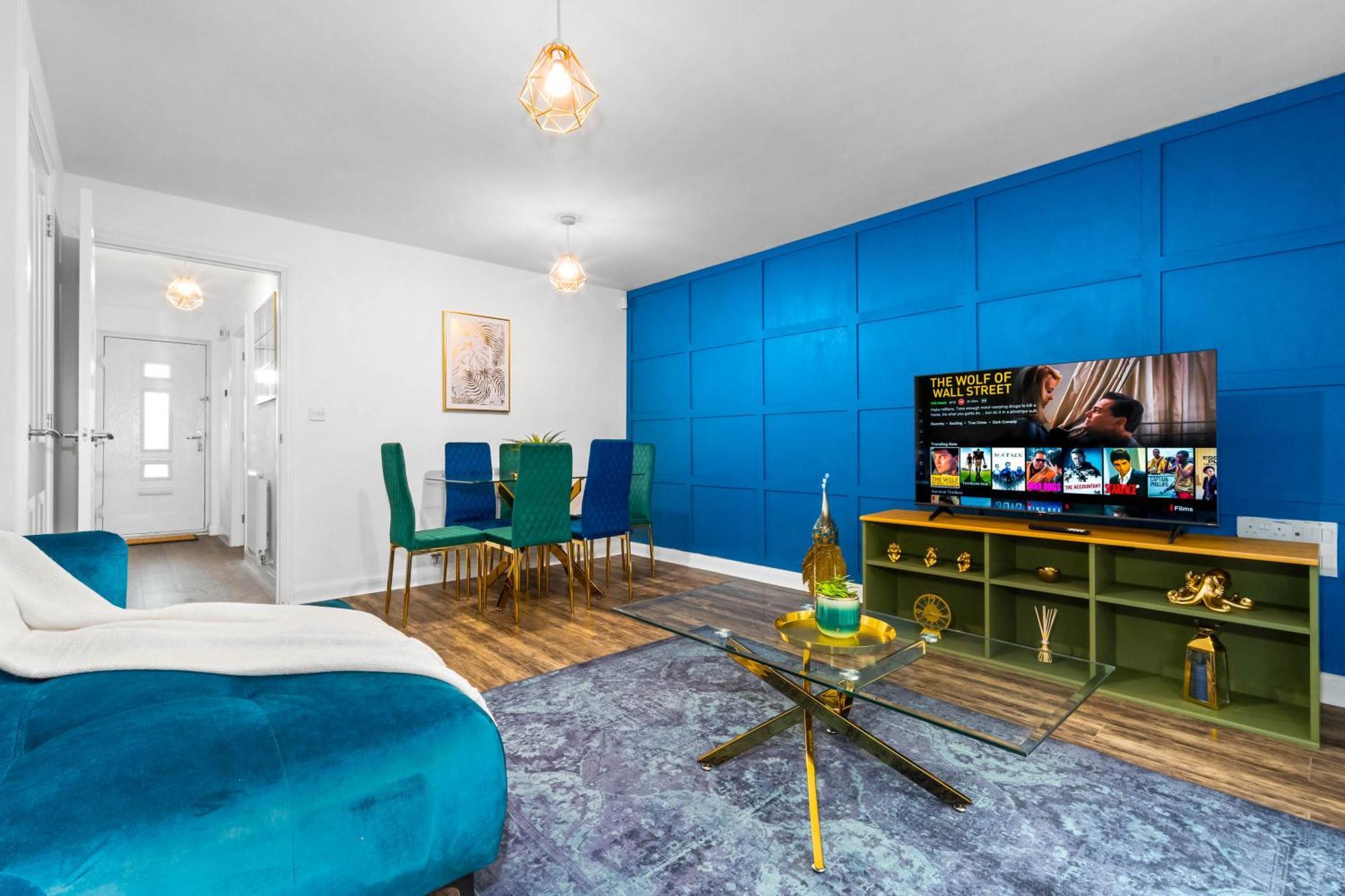 Lavish 3 Bedroom House With Ensuite And Parking By Azura Nights Birmingham Bagian luar foto
